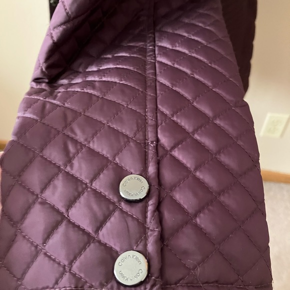 MED CALVIN KLEIN PURPLE ZIPPER AND SNAP 3 POCKET COAT IN LIKE NEW CONDITION - Picture 11 of 13